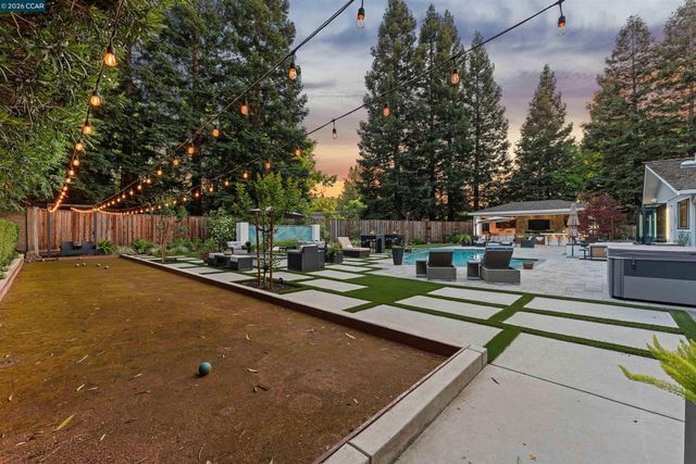 2348 Holly Oak Dr, Danville, CA 94506
