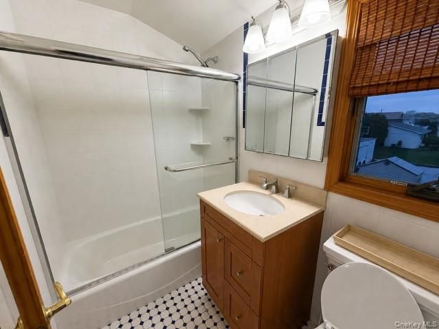 121 Ocean Avenue, Massapequa, NY 11758
