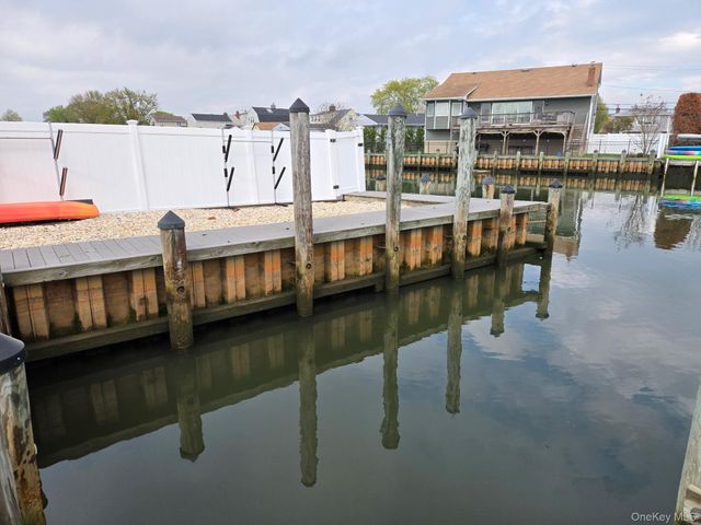 121 Ocean Avenue, Massapequa, NY 11758