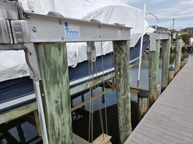 121 Ocean Avenue, Massapequa, NY 11758