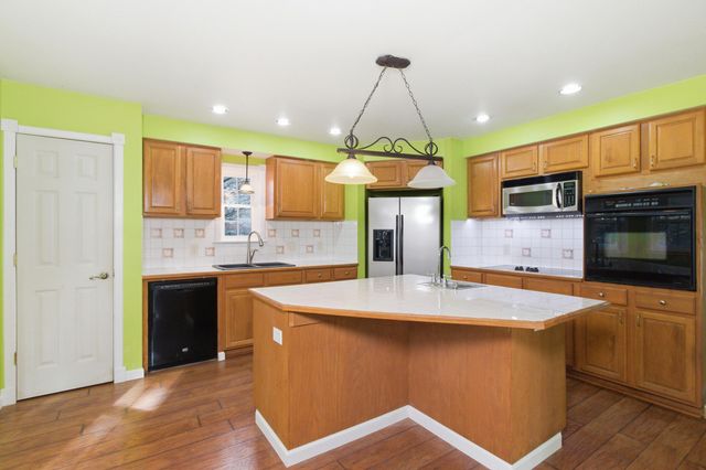 755 Everest Road, Galena, MO 65656