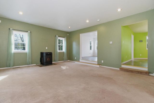 755 Everest Road, Galena, MO 65656