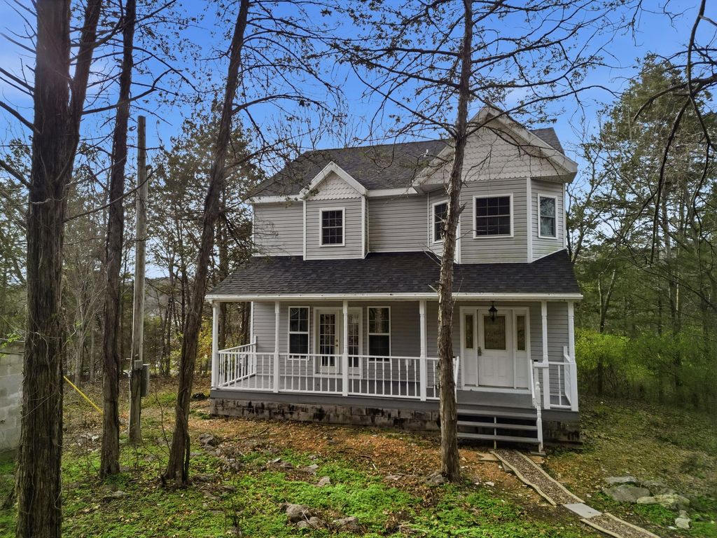 755 Everest Road, Galena, MO 65656