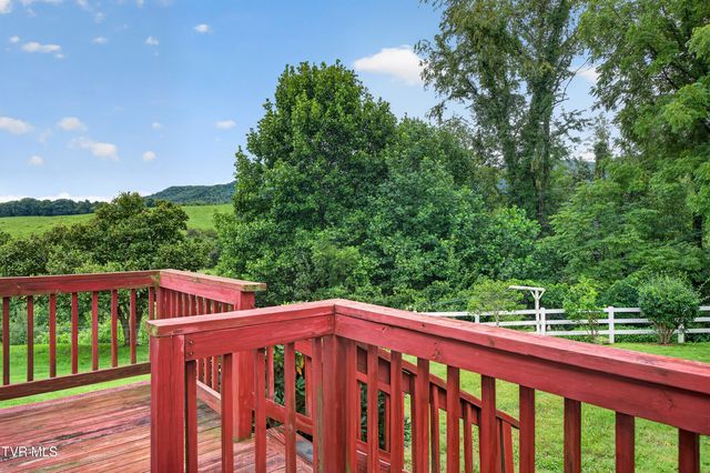 31198 Nova Drive, Damascus, VA 24236