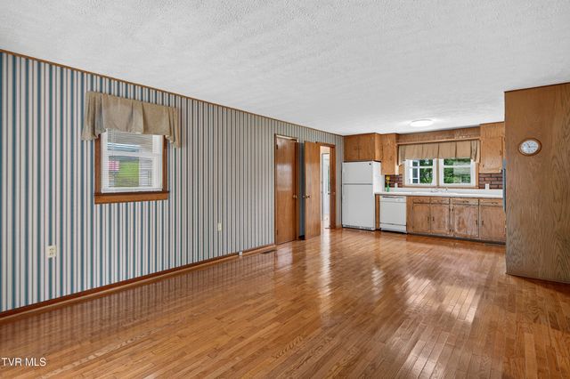 31198 Nova Drive, Damascus, VA 24236