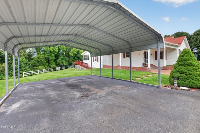 31198 Nova Drive, Damascus, VA 24236