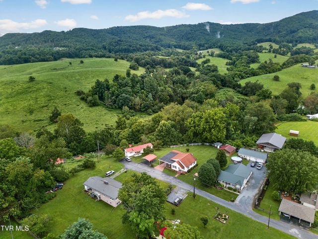 31198 Nova Drive, Damascus, VA 24236