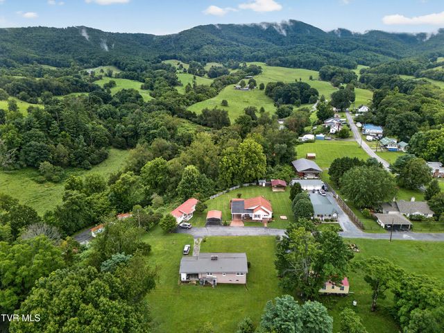 31198 Nova Drive, Damascus, VA 24236