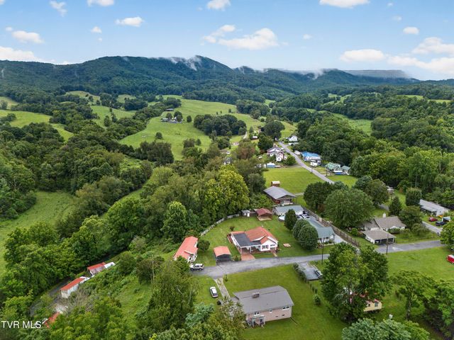 31198 Nova Drive, Damascus, VA 24236
