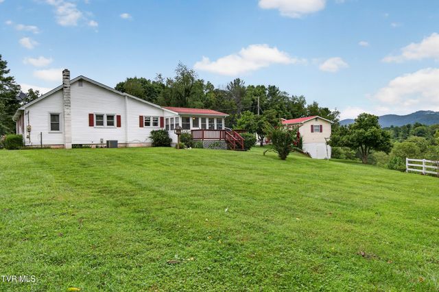 31198 Nova Drive, Damascus, VA 24236