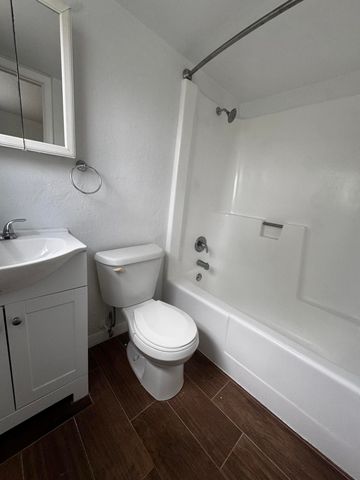 5156 NE 6th Avenue 205, Oakland Park, FL 33334