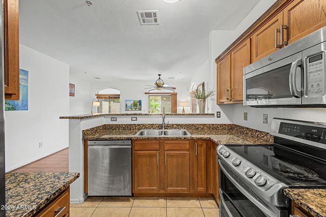 2725 E MINE CREEK Road 1072, Phoenix, AZ 85024