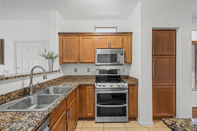 2725 E MINE CREEK Road 1072, Phoenix, AZ 85024