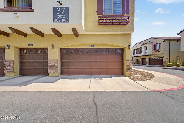 2725 E MINE CREEK Road 1072, Phoenix, AZ 85024