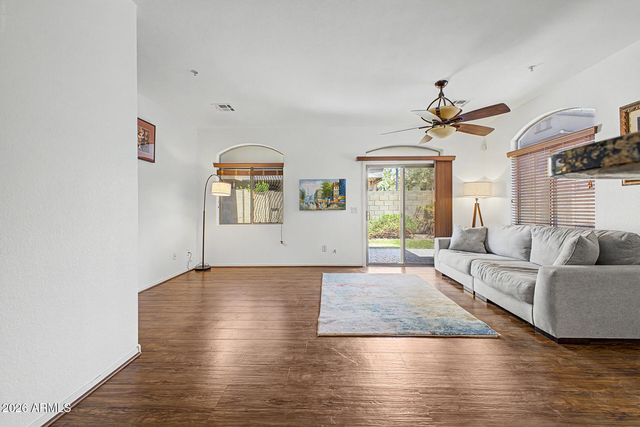 2725 E MINE CREEK Road 1072, Phoenix, AZ 85024