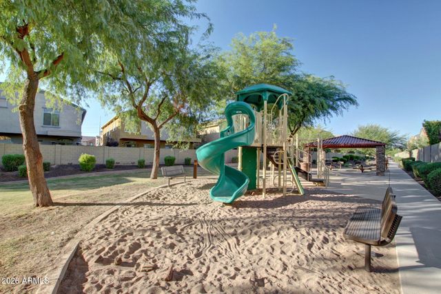 2725 E MINE CREEK Road 1072, Phoenix, AZ 85024