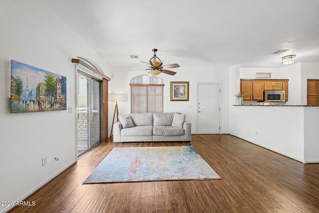 2725 E MINE CREEK Road 1072, Phoenix, AZ 85024
