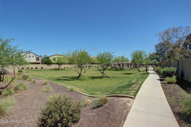 2725 E MINE CREEK Road 1072, Phoenix, AZ 85024