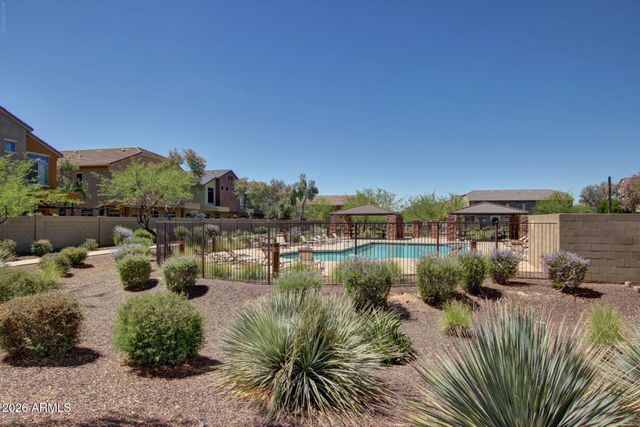 2725 E MINE CREEK Road 1072, Phoenix, AZ 85024