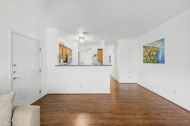 2725 E MINE CREEK Road 1072, Phoenix, AZ 85024