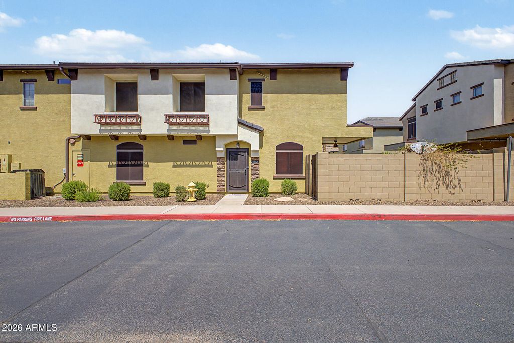2725 E MINE CREEK Road 1072, Phoenix, AZ 85024