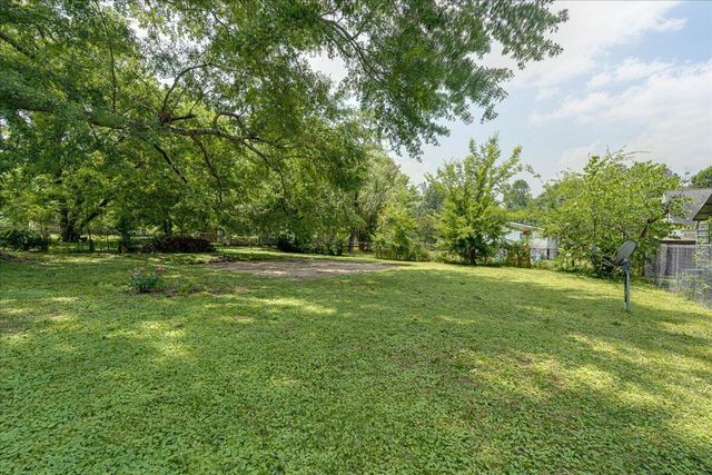 1303 E Sherry Drive, Rossville, GA 30741