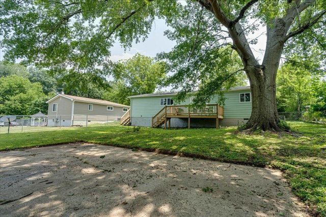 1303 E Sherry Drive, Rossville, GA 30741