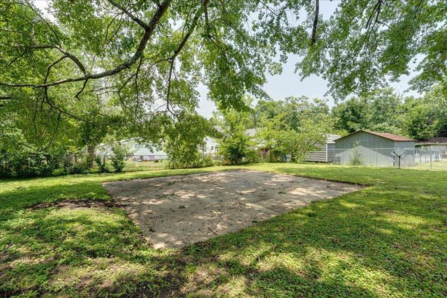 1303 E Sherry Drive, Rossville, GA 30741