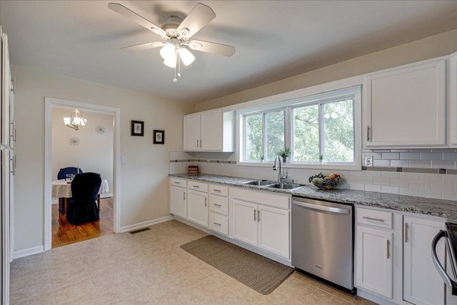 1303 E Sherry Drive, Rossville, GA 30741
