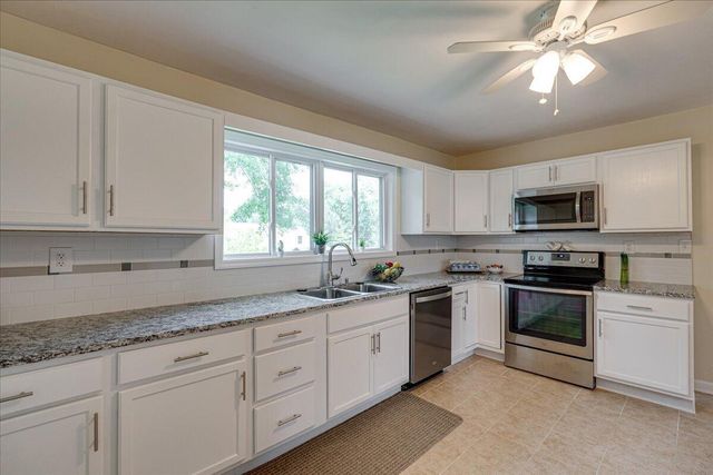 1303 E Sherry Drive, Rossville, GA 30741