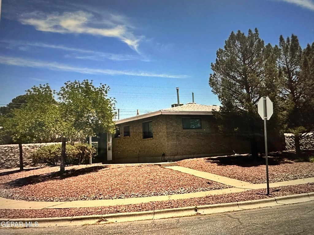 1202 CAPER Road, El Paso, TX 79925