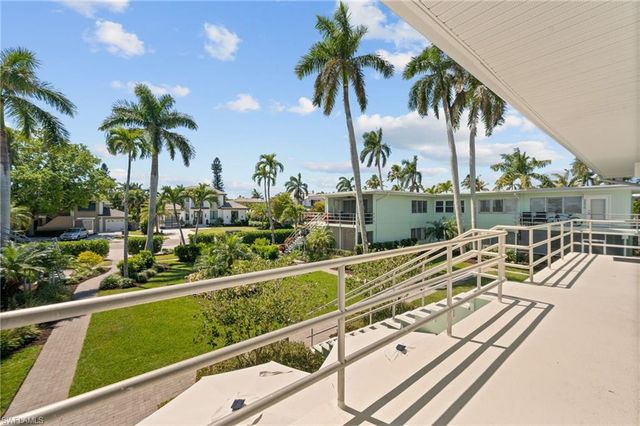 277 8th AVE S 277, Naples, FL 34102