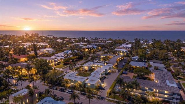 277 8th AVE S 277, Naples, FL 34102