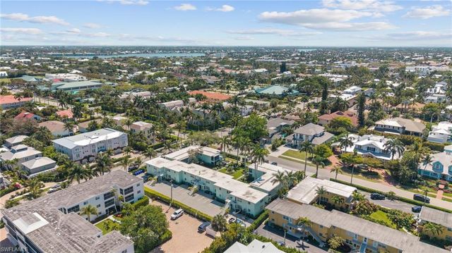 277 8th AVE S 277, Naples, FL 34102