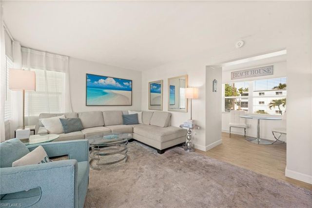 277 8th AVE S 277, Naples, FL 34102