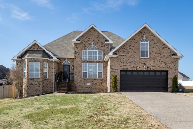 533 Bradford Dr, Gallatin, TN 37066