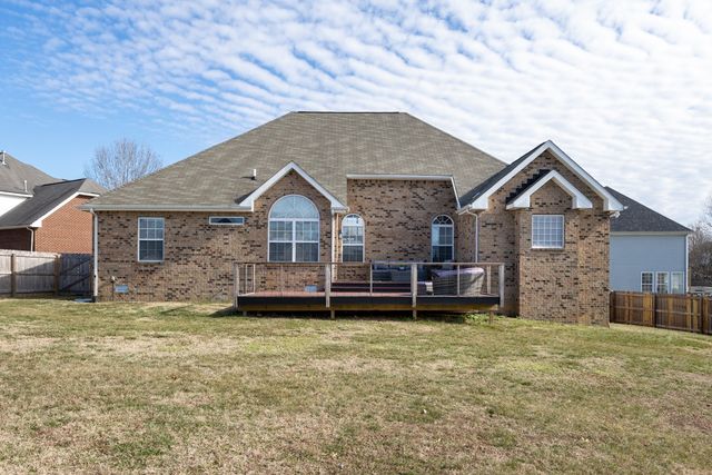 533 Bradford Dr, Gallatin, TN 37066