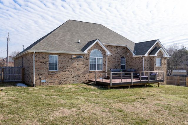 533 Bradford Dr, Gallatin, TN 37066