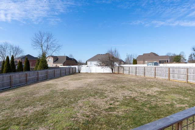 533 Bradford Dr, Gallatin, TN 37066