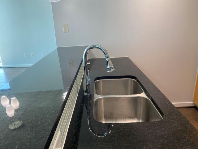 5925 Almeda Road 11002, Houston, TX 77004