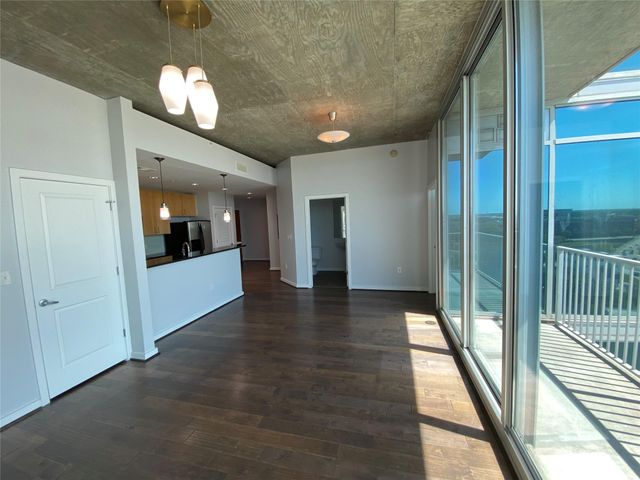 5925 Almeda Road 11002, Houston, TX 77004