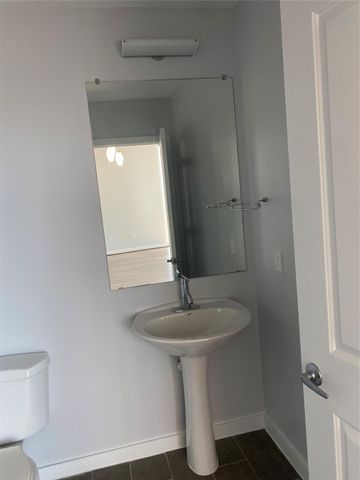 5925 Almeda Road 11002, Houston, TX 77004