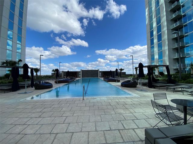 5925 Almeda Road 11002, Houston, TX 77004