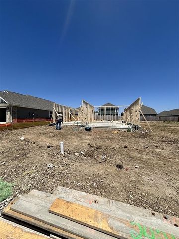 2424 Southern Magnolia Drive, Fort Worth, TX 76123