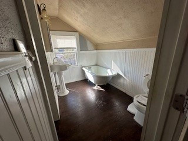 611 Chestnut Street, Bonham, TX 75418