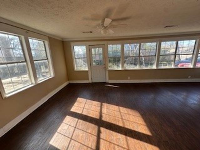 611 Chestnut Street, Bonham, TX 75418