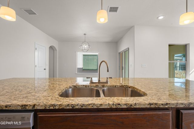 6484 HARAPON Street, El Paso, TX 79932