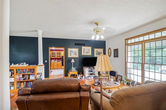 40 SW BB Highway 1, Warrensburg, MO 64093