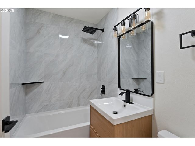 6321 Se TIBBETTS St, Portland, OR 97206