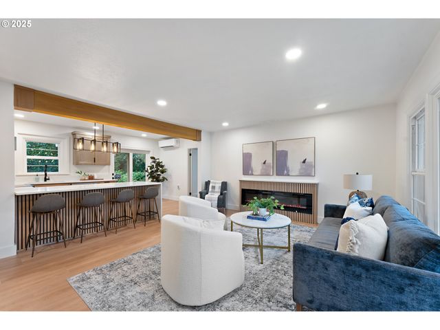 6321 Se TIBBETTS St, Portland, OR 97206